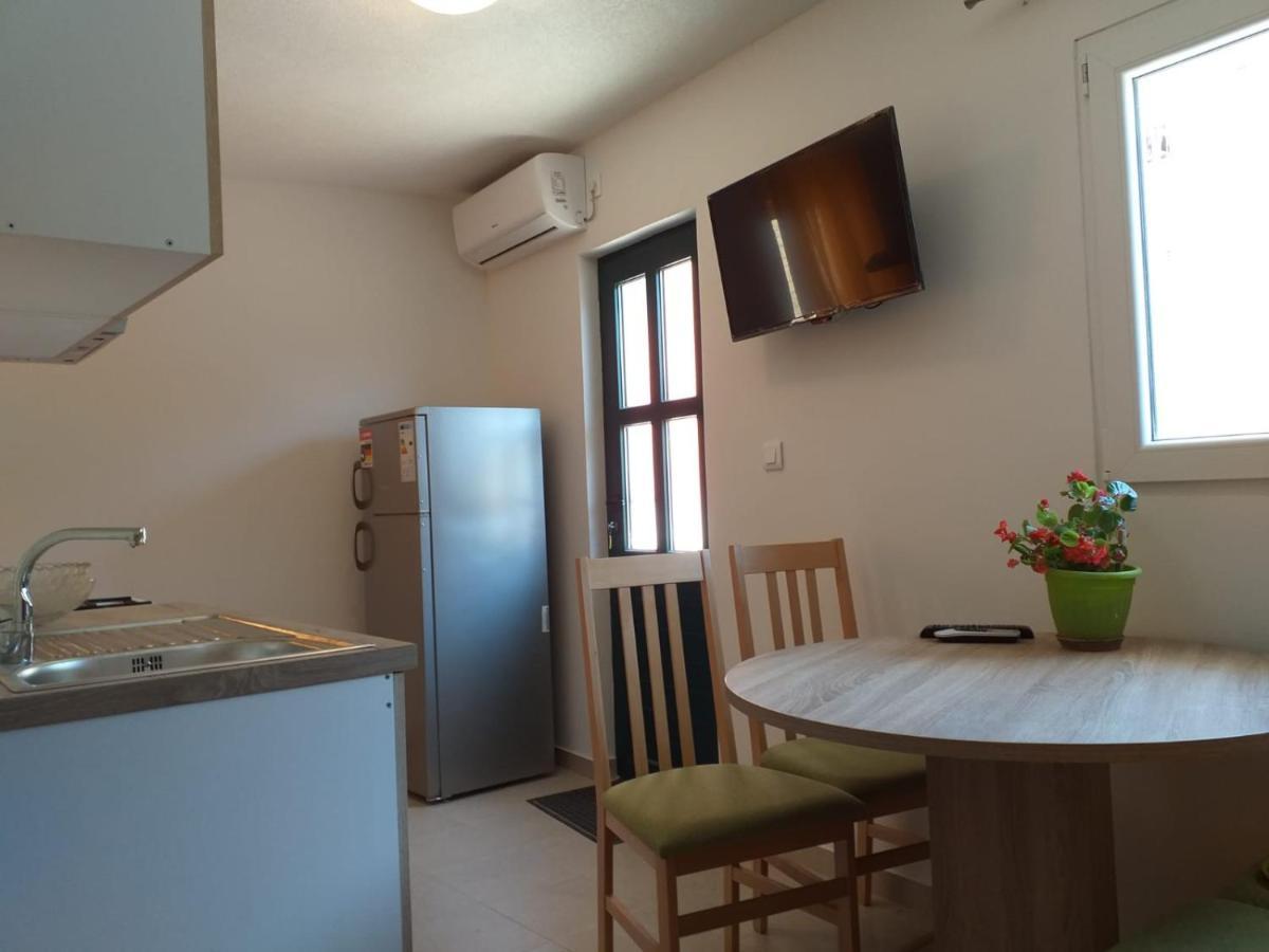 Milea Hotel Makarska Eksteriør billede
